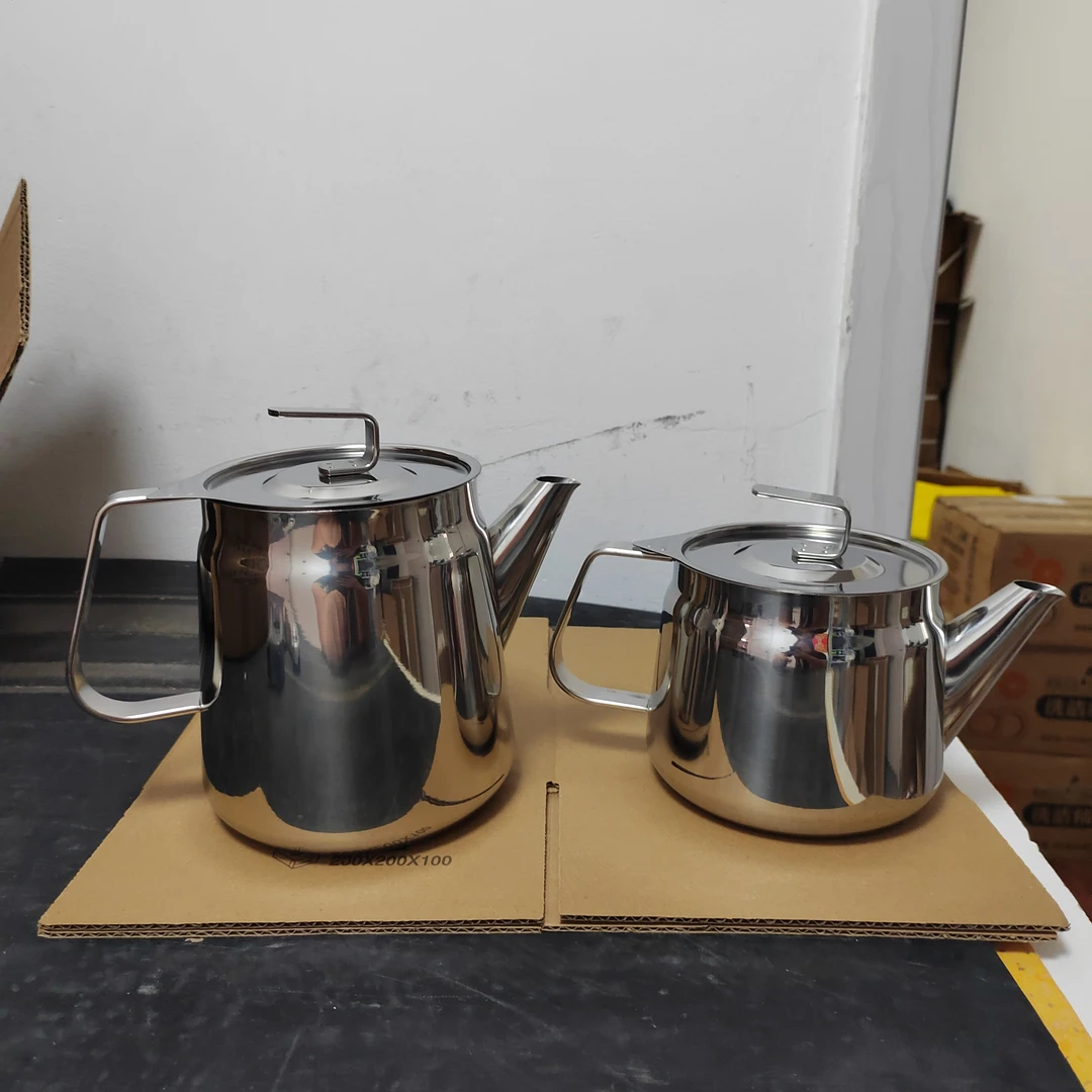 带过滤网油壶（大小可选，个别轻微划痕）