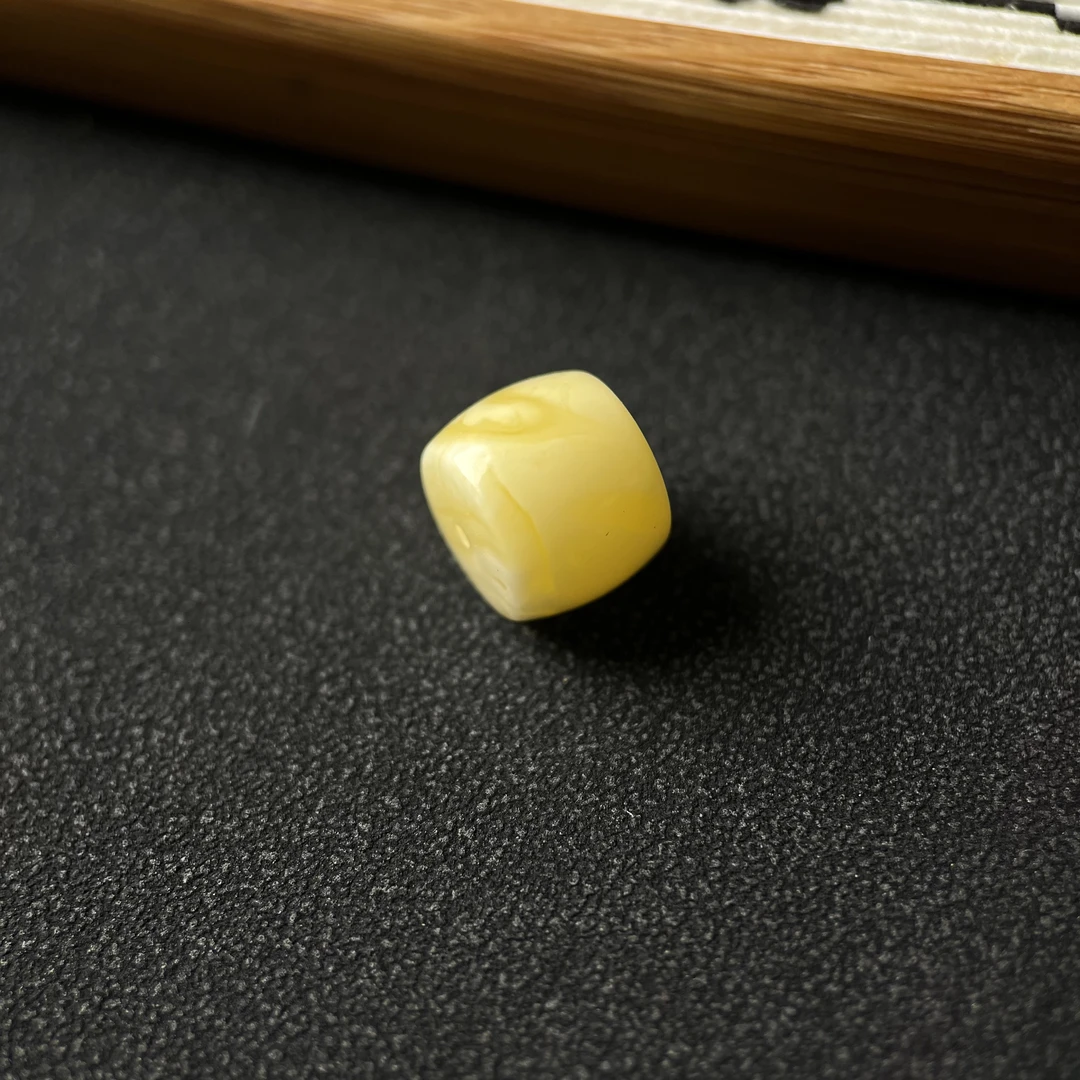 S5002原矿俄料高品蜜蜡直切配饰顶珠隔珠饰品文玩配饰