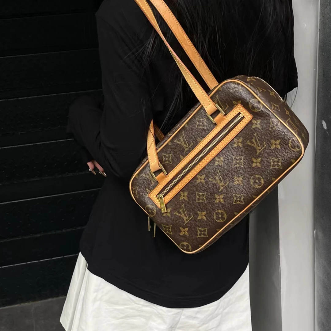 95新 LouisVuitton/路易威登 LV大号开口笑1125包展
