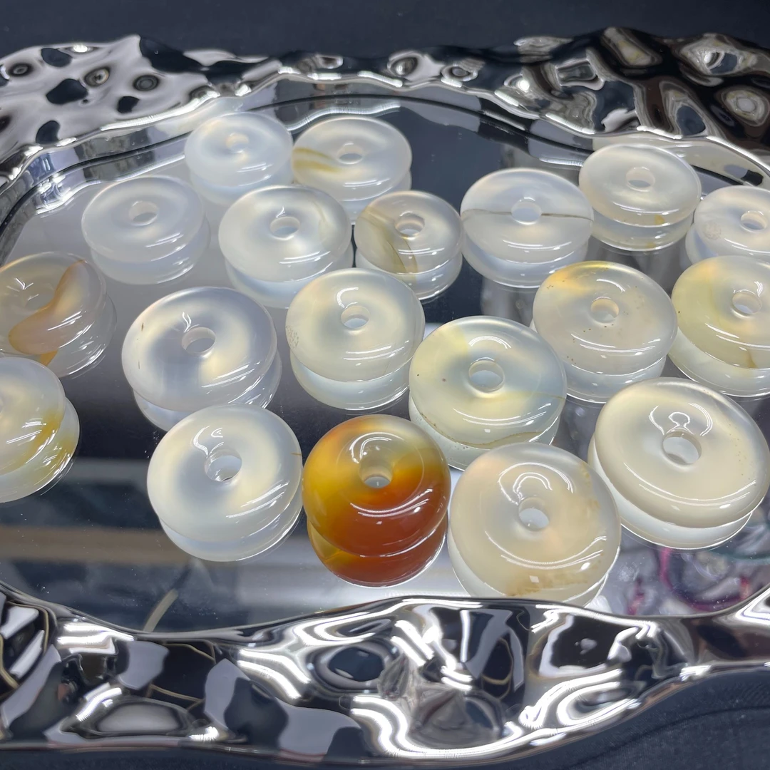 【直播间专属】（有配绳）纯天然玛瑙玉髓吊坠挂件手绳多样性发货发一