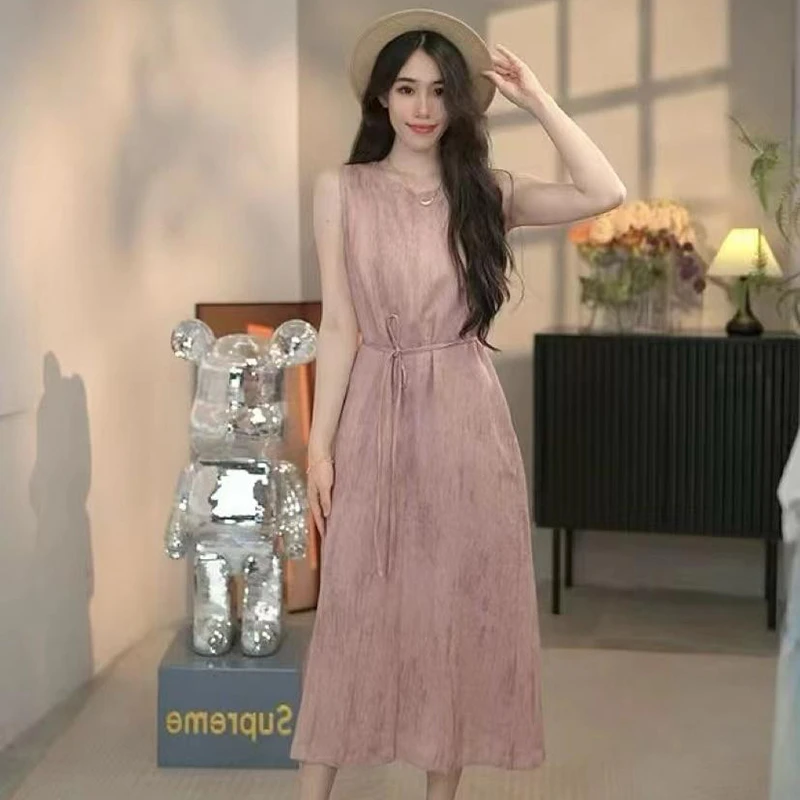 高端时尚气质女神范无袖精致连衣裙2025年新款收腰显瘦裙子夏1693