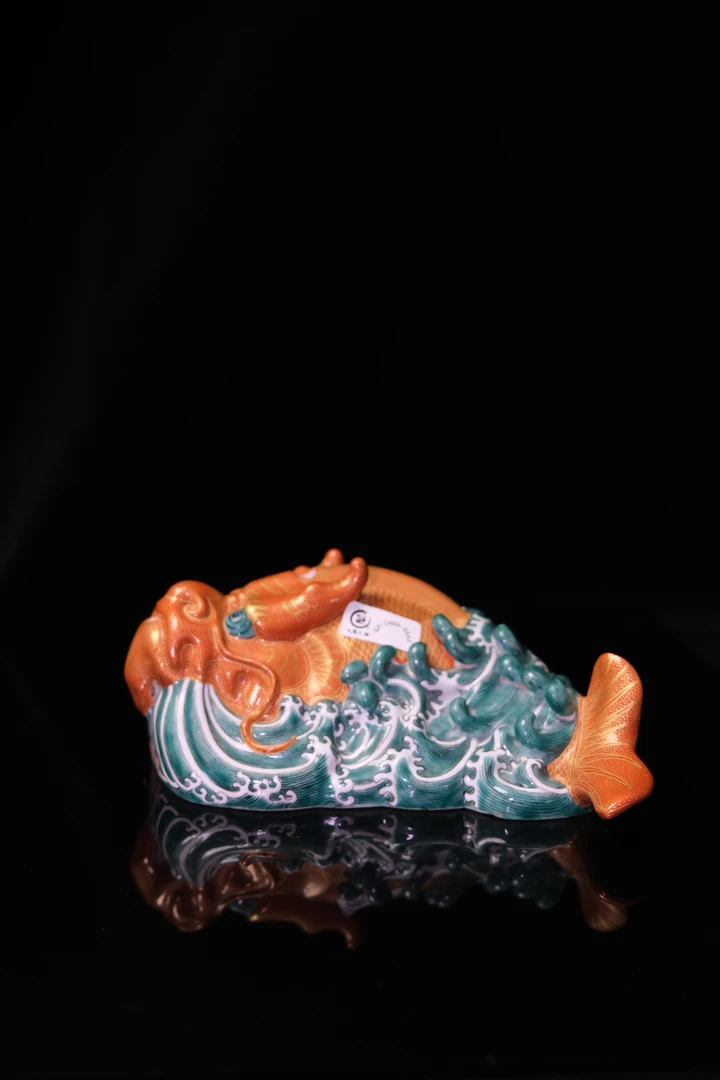 GX-2405-0562矾红彩描金鱼化龙 水滴
