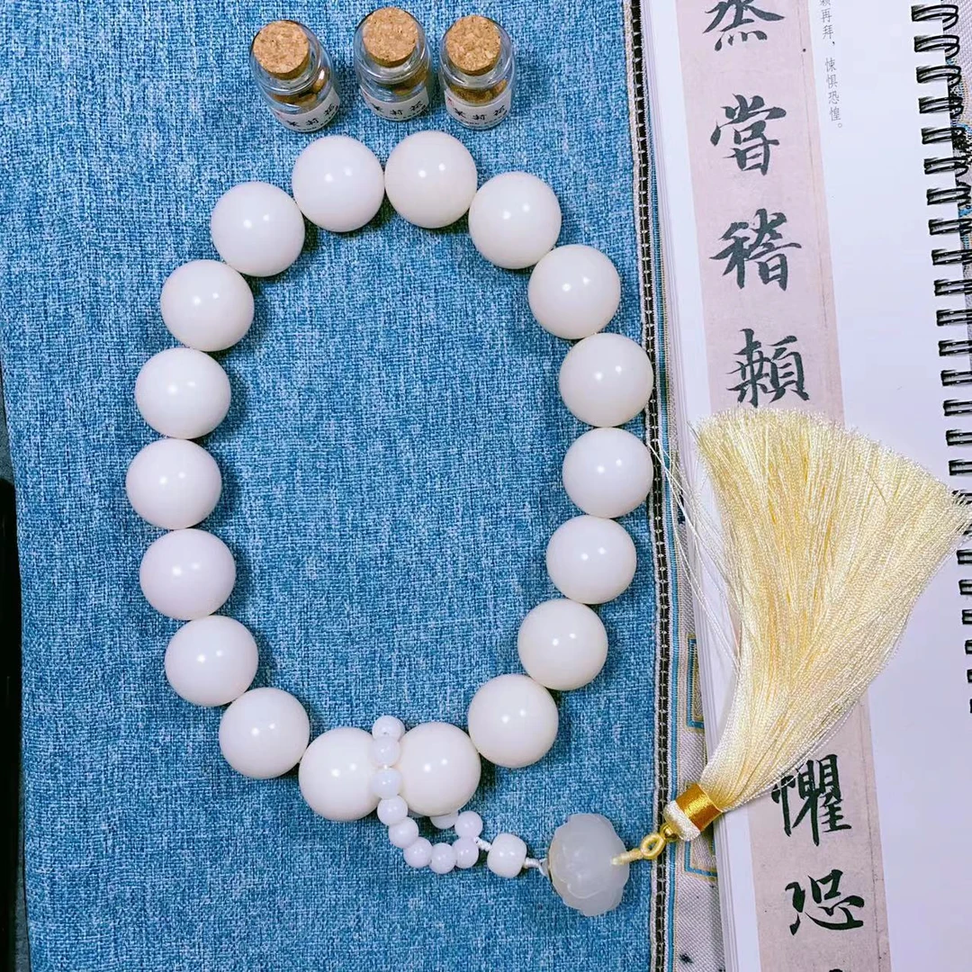 （大白菩提）超大白玉菩提25mm规格手持（盘玩袋，香丸）