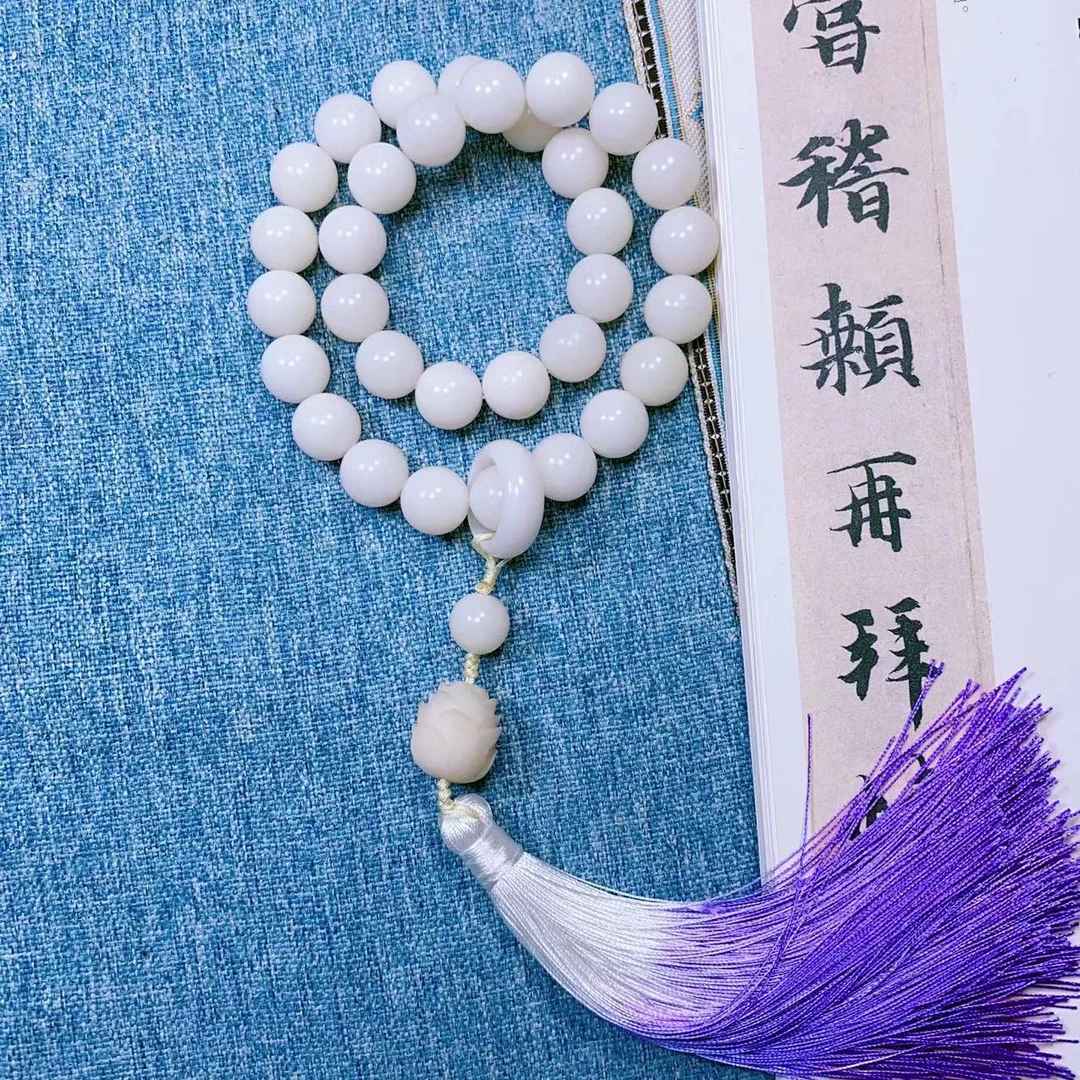 白玉菩提手持款搭配莲花吊坠14mm（盘玩袋）