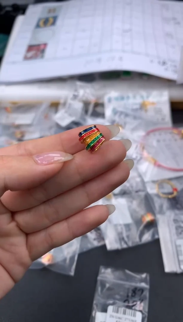 【闪购商品】18K金吊坠(不含链)模式推广期48小时鉴赏期 0.28克