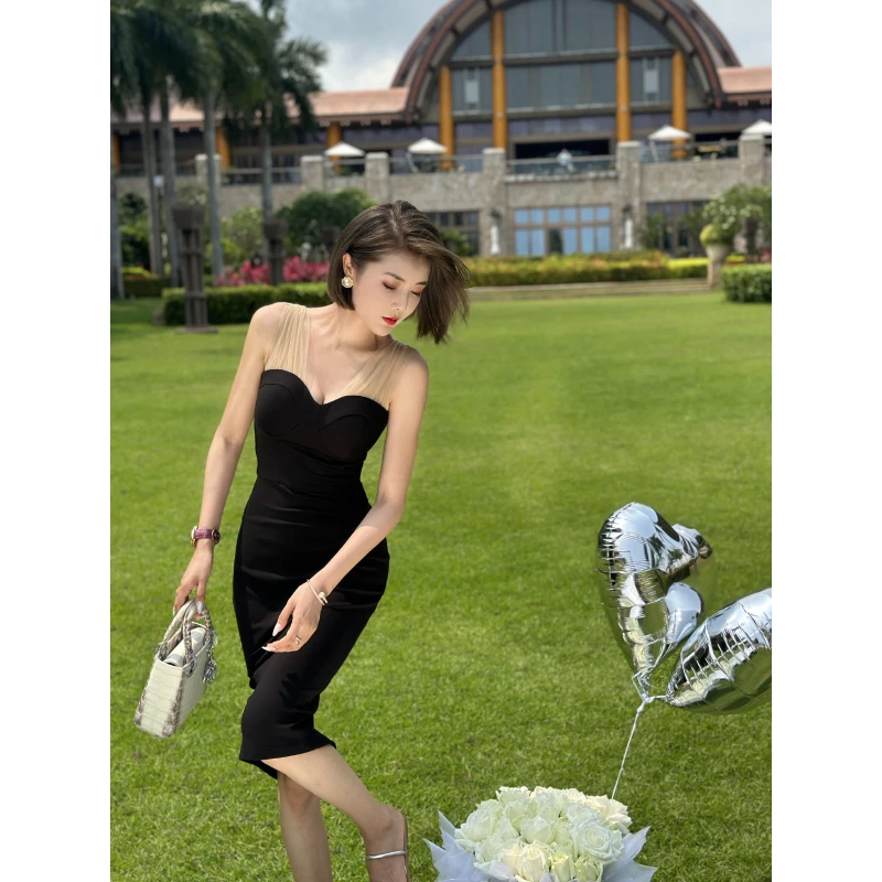 XULU原创纯色罗马布拼接韩国网气质肩带显身材高腰性感包臀连衣裙