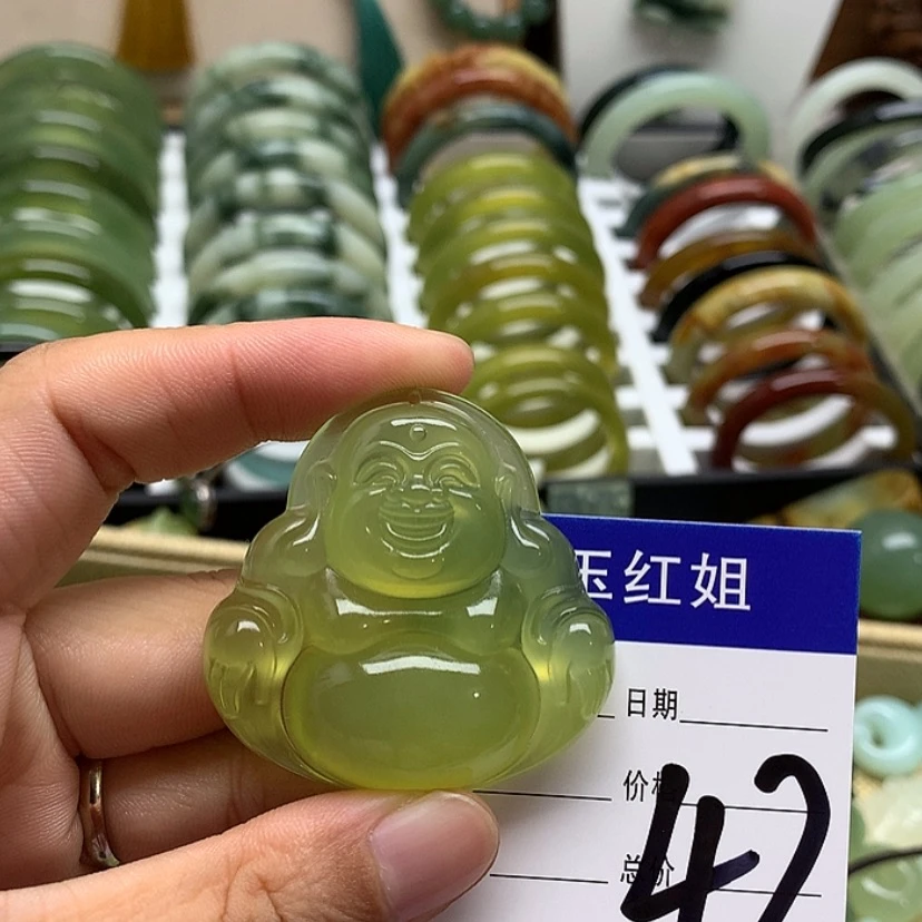 【闪购商品】蛇纹石玉挂件未镶嵌笑**生
