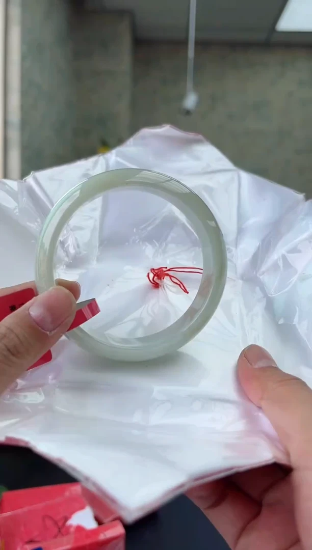 【闪购商品】翡翠手镯未镶嵌17手镯