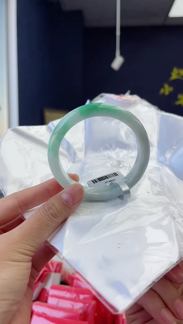 【闪购商品】翡翠手镯未镶嵌1手镯