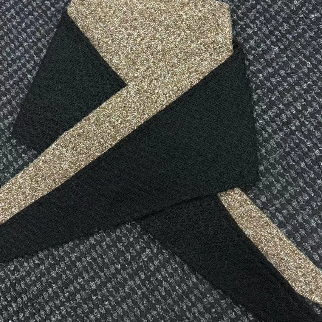 NOT UGLY 24AW 立体肌理搭配氛围感燕麦色配饰三角方巾围脖细围巾