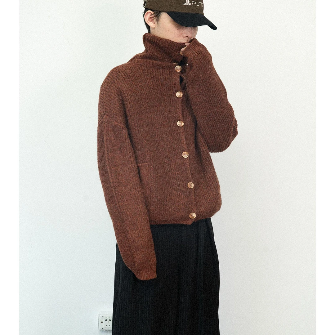 NOT UGLY 24AW 斑驳高领收口复古砖红多纽扣短款毛衣开衫外套