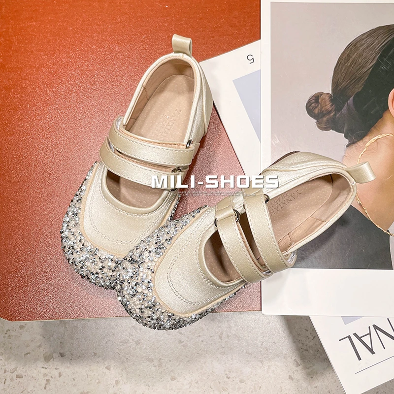 女童公主鞋小皮鞋2025春秋新款软底儿童水晶鞋洋气闪亮单鞋配礼服