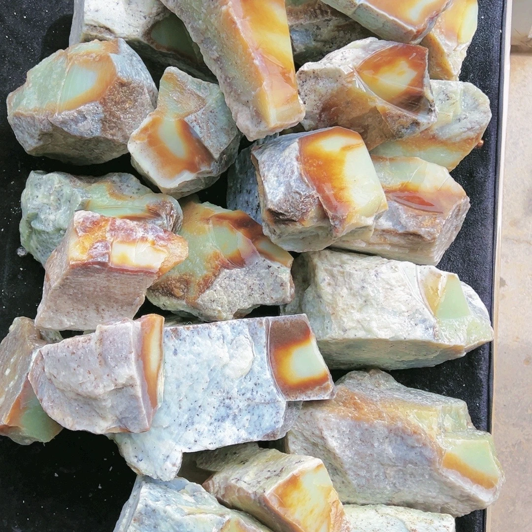 新疆和田且末料玉质地奇石
