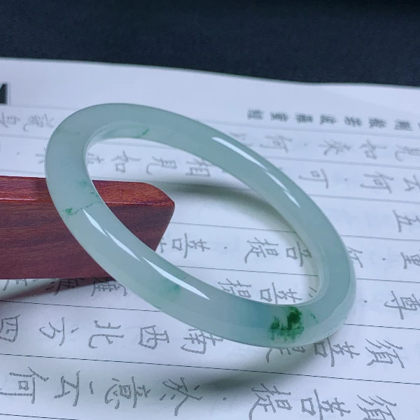 56圈天然翡翠A货老坑冰种飘花圆条手镯21女款时尚测量冰透美人镯