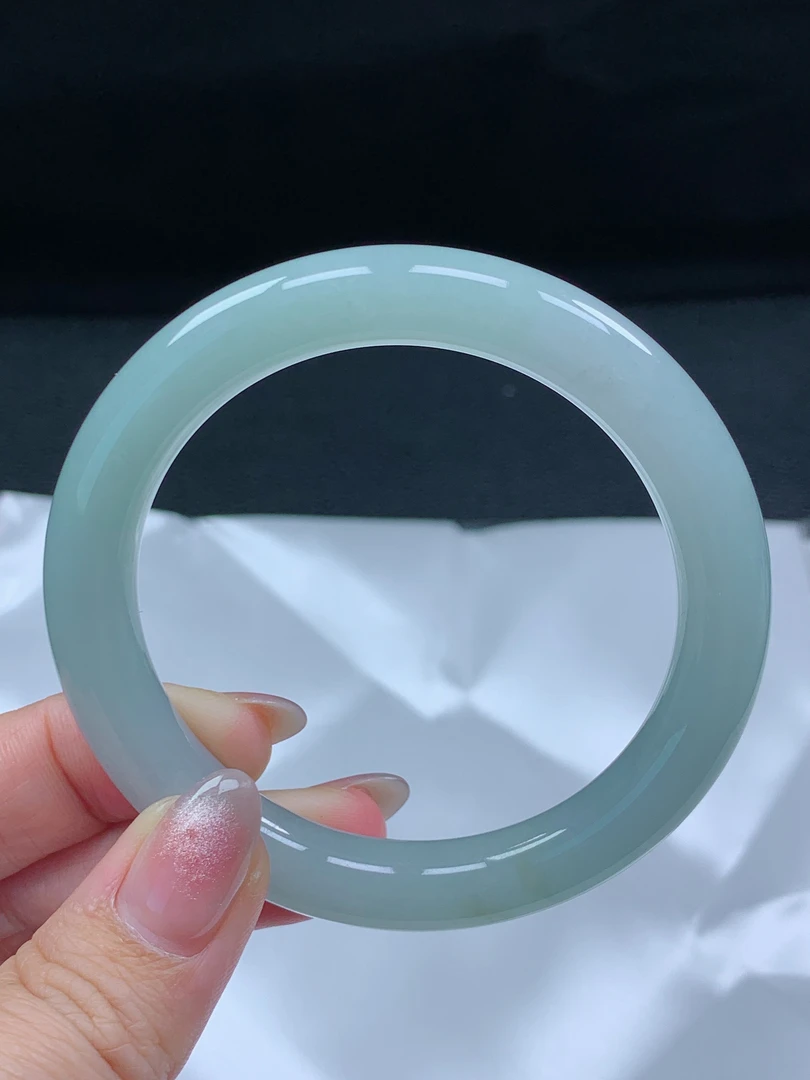 73缅甸翡翠A货老坑种淡绿色圆条手镯57.1mm