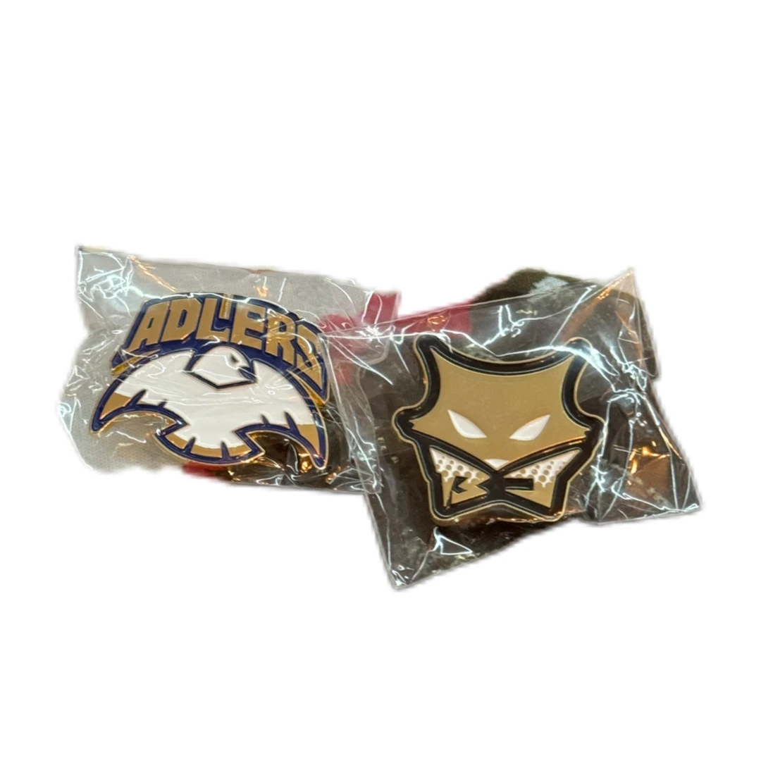 【排球少年】十周年同捆版 AD&黑狼金属徽章