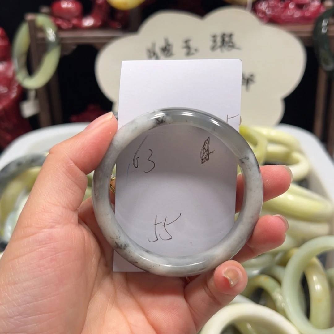 【闪购商品】蛇纹石玉手镯未镶嵌k****?