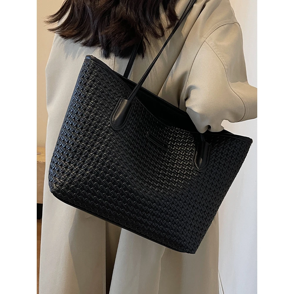 大容量压花托特包包女2024新款潮时尚百搭单肩包高级质感通勤大包