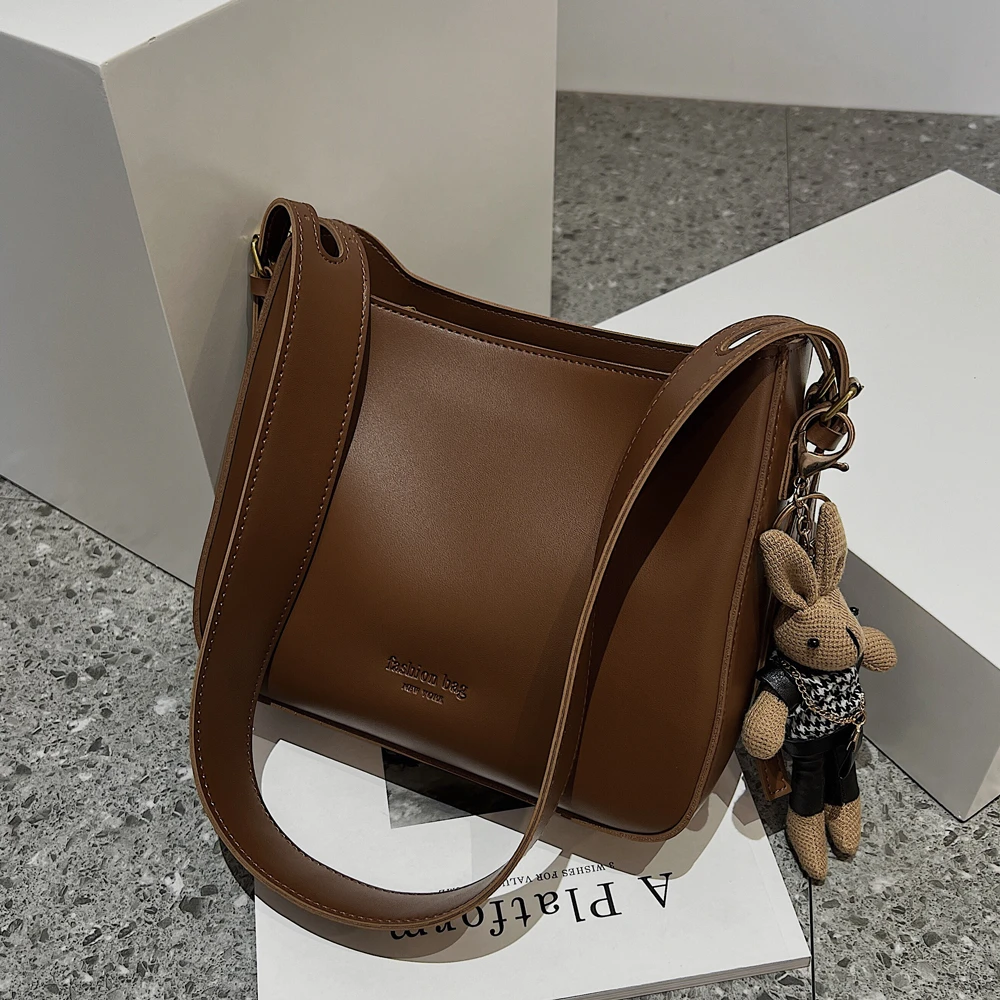 高级感复古包包女2024秋冬新款潮爆款流行百搭单肩腋下斜挎包大包