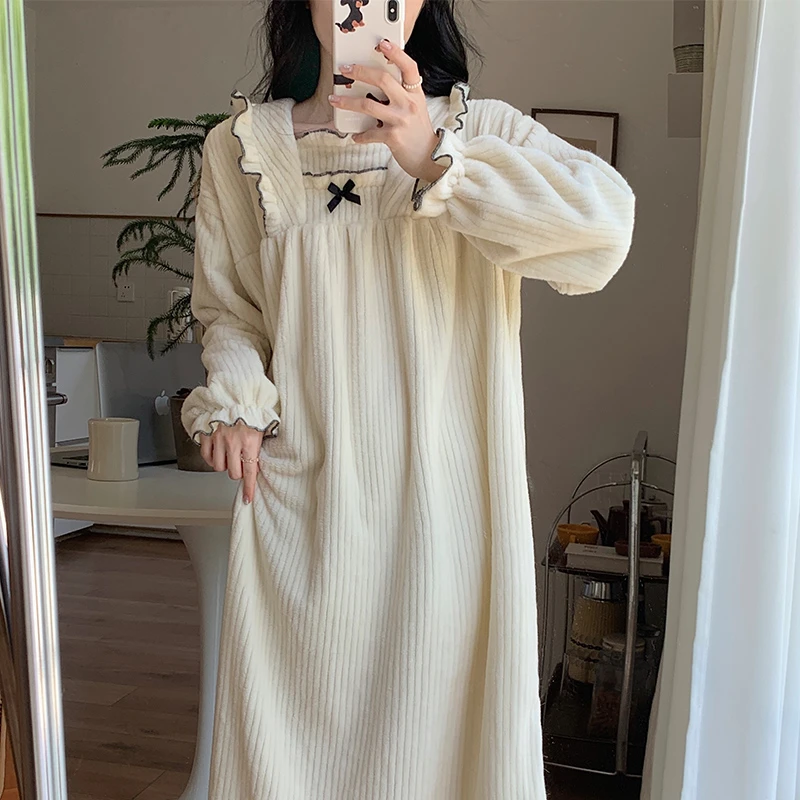 公主风睡裙女款冬季长袖加厚法兰绒珊瑚绒家居服冬天新款宽松睡衣