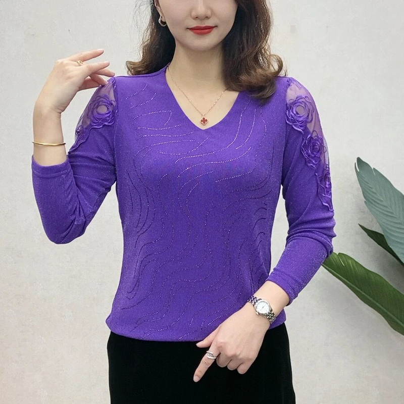 2025早春新款时尚洋气显瘦气质蕾丝水波钻百搭V领弹力长袖小衫