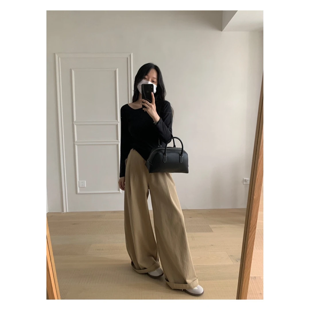 简约黑色露肩针织衫