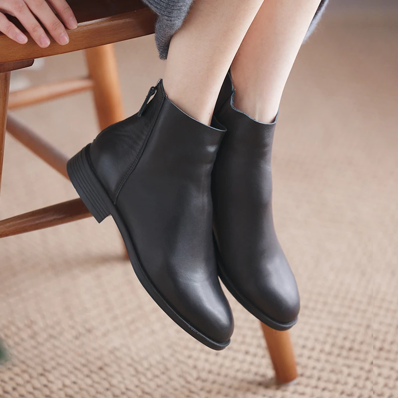林印象自制极简风黑色短筒靴子牛皮显瘦圆头后拉链靴低粗跟短靴女