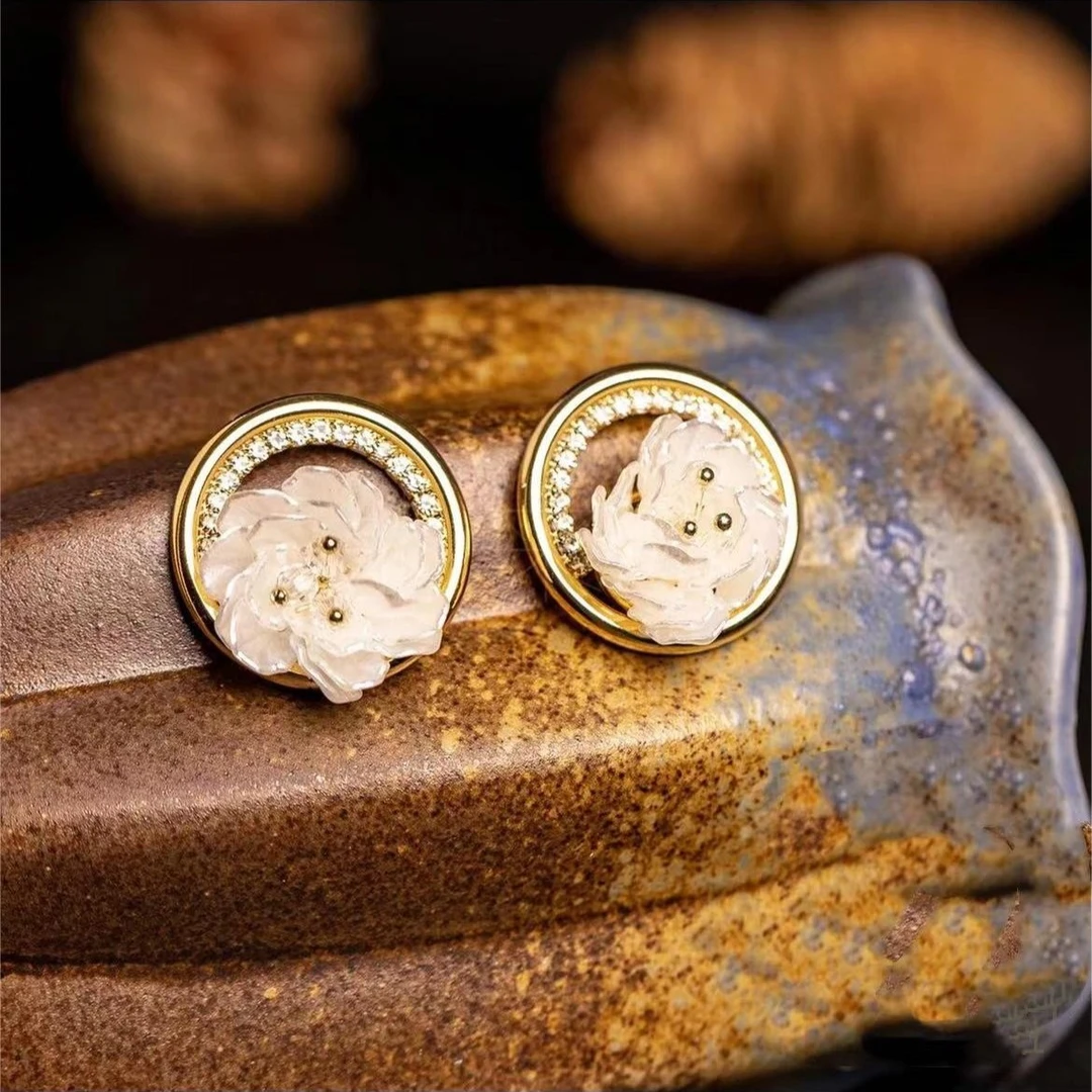 铜合金合成锆石耳饰 时尚气质瑞丽独特设计高级感耳钉轻奢简约