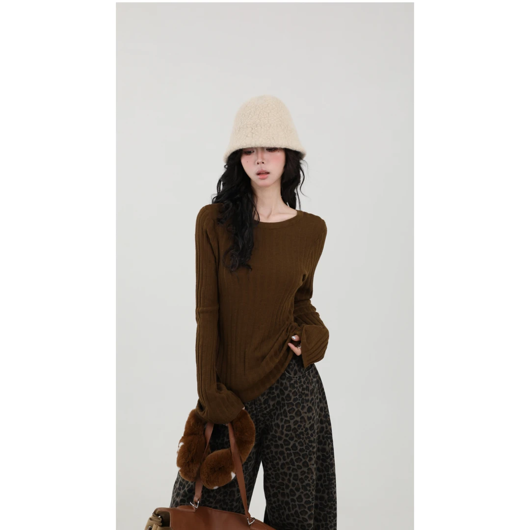 【兔兔】小众设计感破洞长袖针织衫上衣女百搭显瘦2109