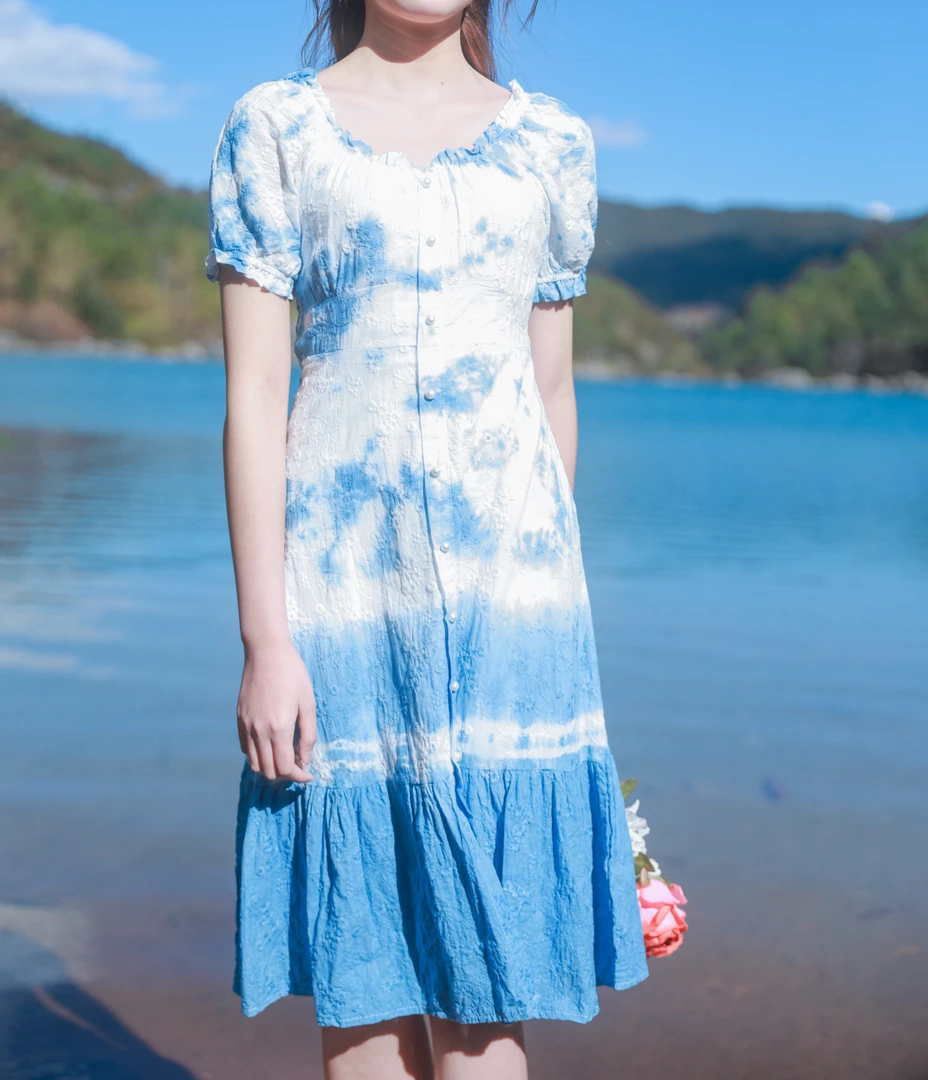 云浅蓝深扎染珍珠扣鱼尾收腰裙