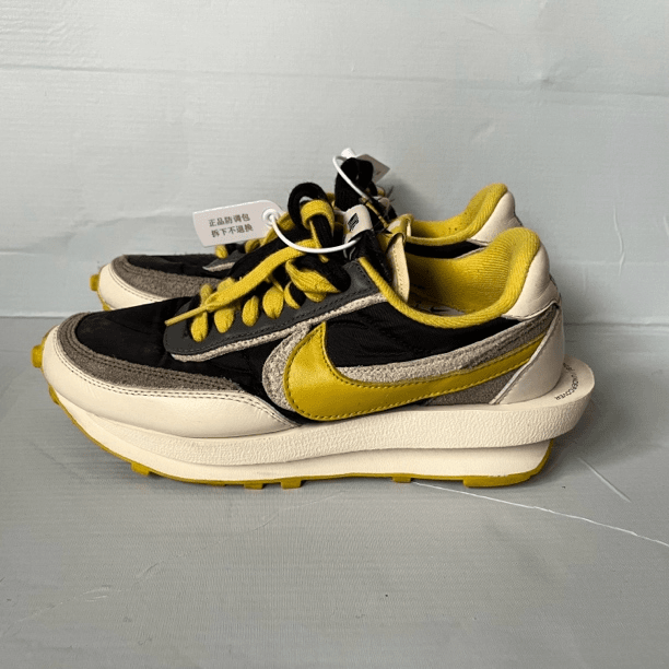 38.5码 耐克低帮跑步鞋 Nike sacai 女款 灰黑黄 公价2099