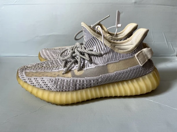 41码 阿迪达斯低帮跑步鞋 Adidas Yeezy 天使灰白 公价3699