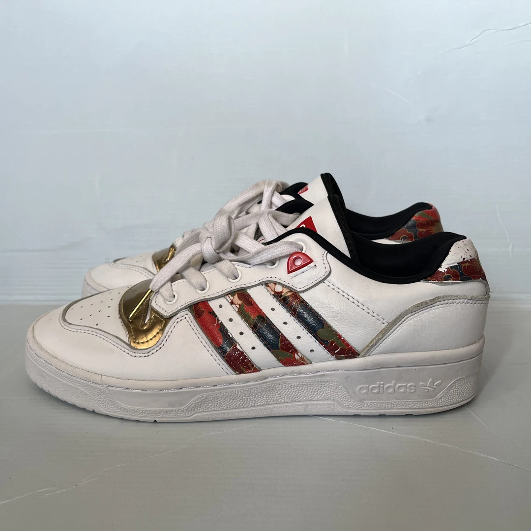 42码 阿迪达斯低帮板鞋 Adidas男款黑金红 公价769