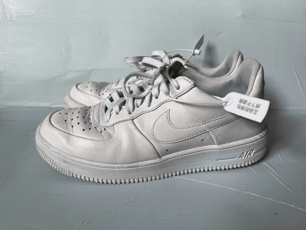 42码 耐克空军一号纯白超轻低帮板鞋 Nike af1 公价2399