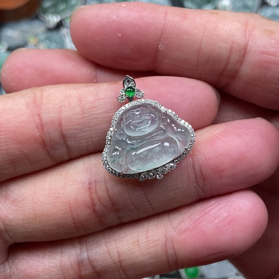 翡翠颈饰18K金镶嵌佛