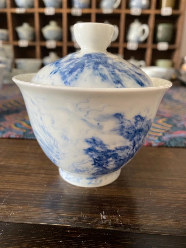 180毫升写意山水杯（内外满绘手绘写意山水画面）赠盖子茶具白瓷