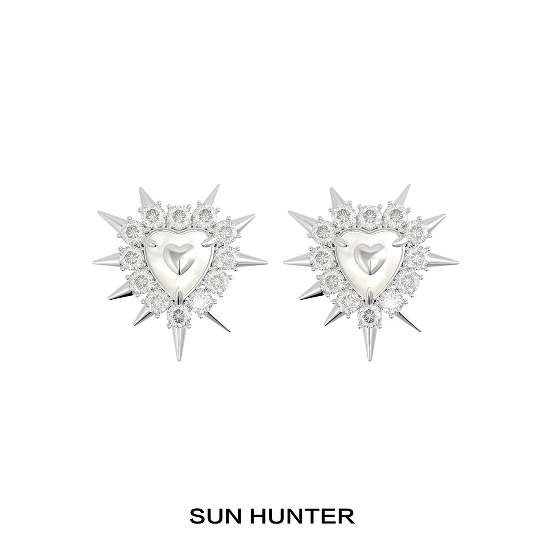 铜合金耳饰 三横SUN HUNTER原创铆钉心形耳钉小众锆石耳饰朋克y2k