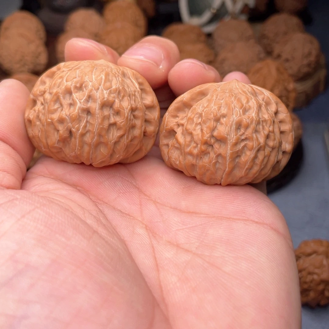 文玩核桃把件白****！铁锤42