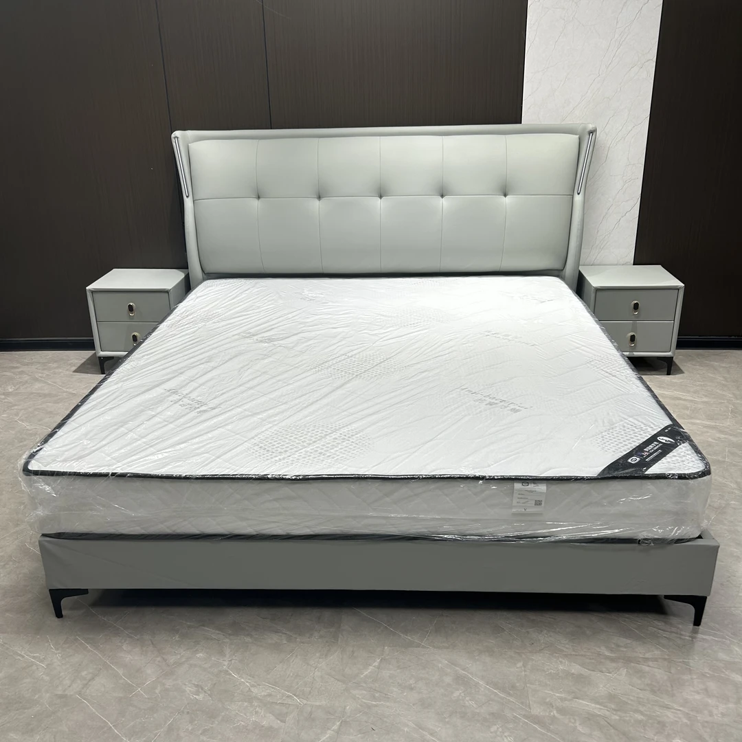 GB605简约主卧轻奢纳帕皮实木双人大床皮艺软包主卧