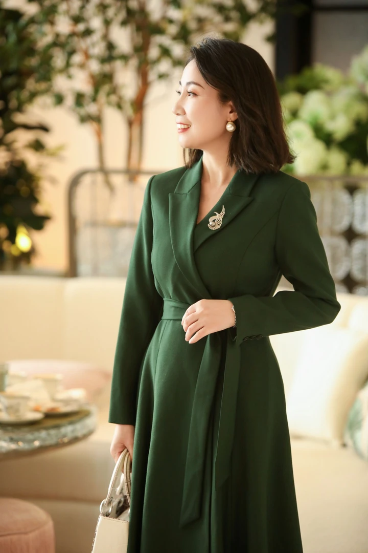 ZOUMO/邹茉“孔雀南飞”孔雀绿羊毛气质领式轻奢连衣裙A30L000131