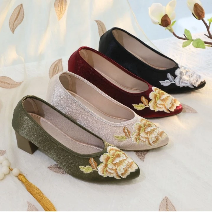 2301L-1 尖头5厘米高跟鞋牡丹花刺绣老北京布鞋中式粗跟民族风