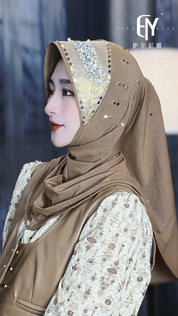 伊尔尼雅新款帽檐纱巾