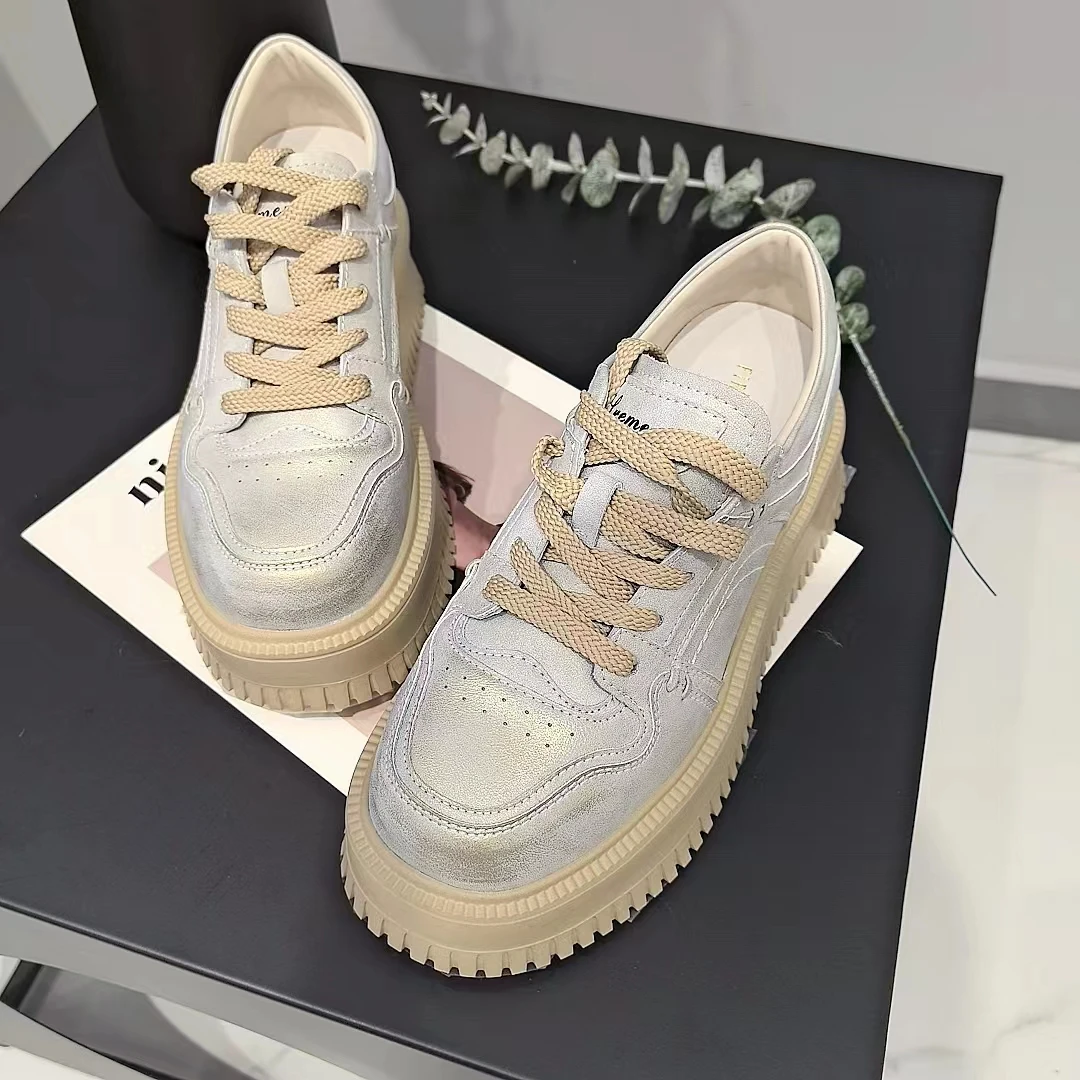 2024早秋款潮流小白鞋设计感气质层高圆头厚底板鞋真皮