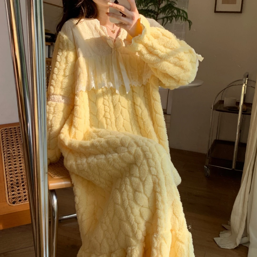 法兰绒长袖睡裙冬季宽松加厚保暖甜美公主风珊瑚绒中长裙家居服