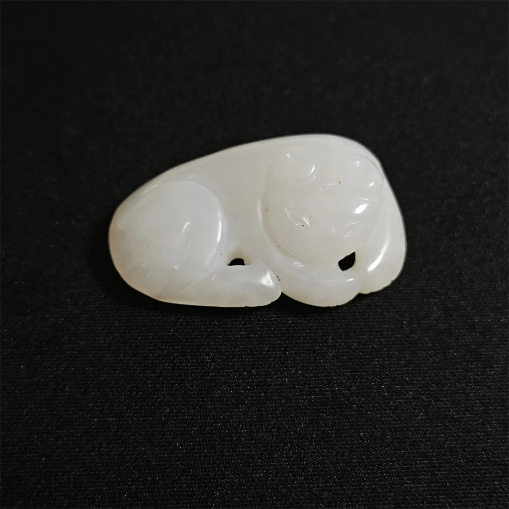 清代 161清代和田白玉猫形佩