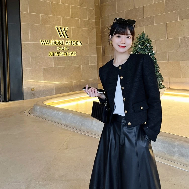 美洋MEIYANG 戴琳小香外套 圆领金扣长袖短外套