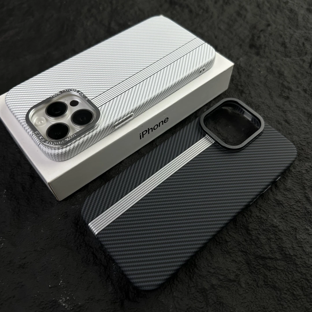苹果16/14/13/15金属镜头iphone16promax碳纤维手机壳
