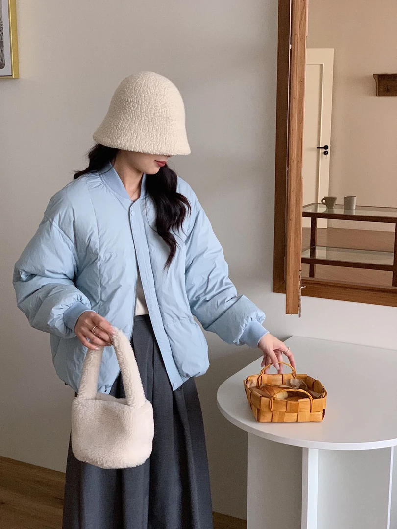 2024年秋冬新款韩版女棒球服短款白鸭绒面包服小个子外套潮