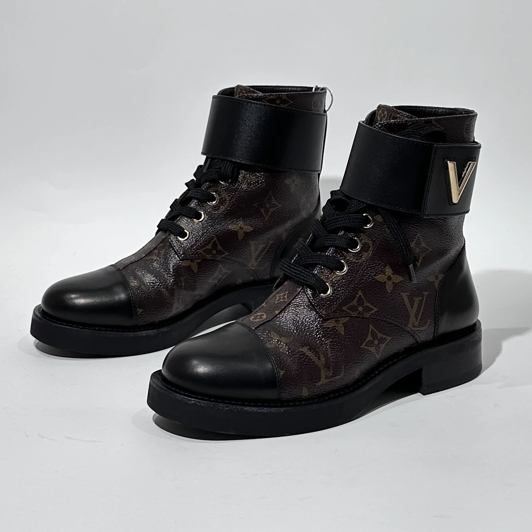 95新 LouisVuitton/路易威登 35码 黑棕老花时尚短靴/BX01480