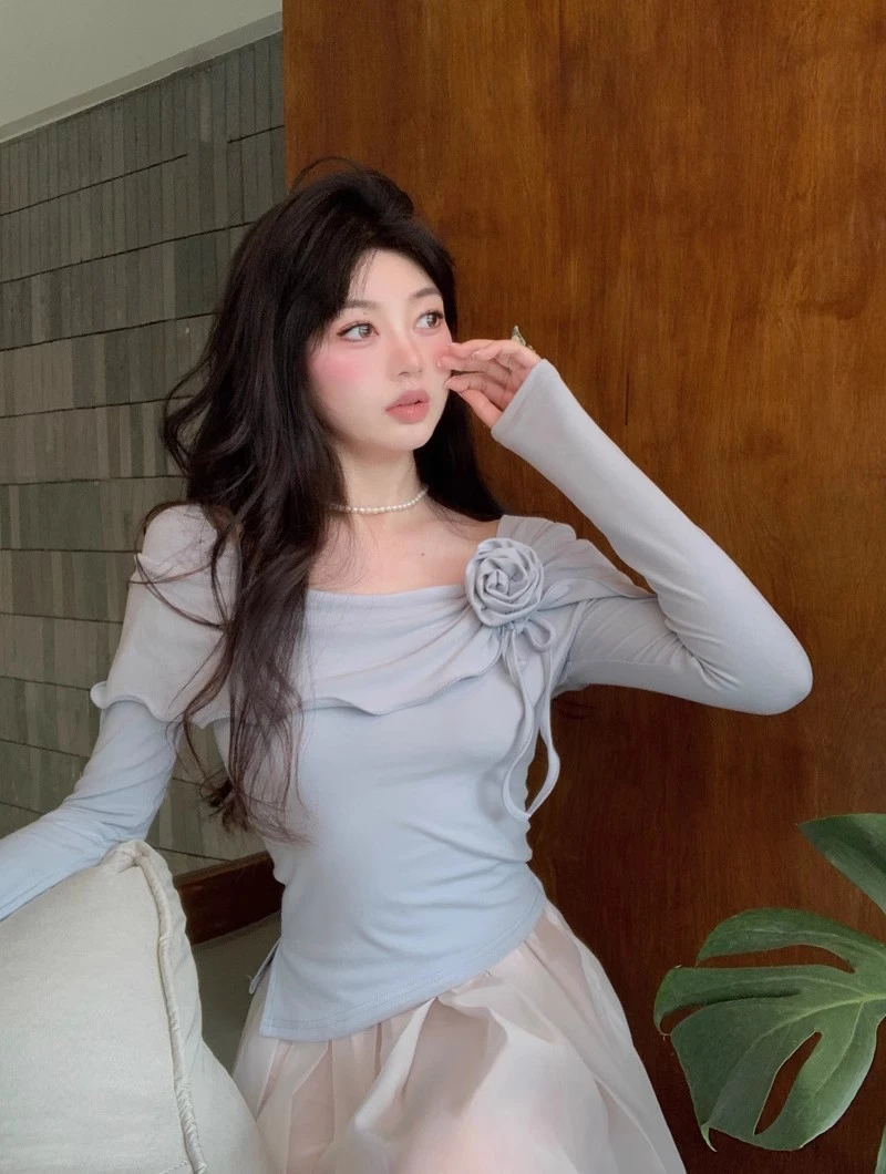 新款法式复古温柔风立体玫瑰不规则T恤女长袖方领木耳边短上衣女